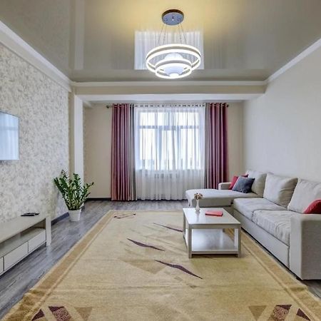 Apartments For Rent Bishkek Esterno foto